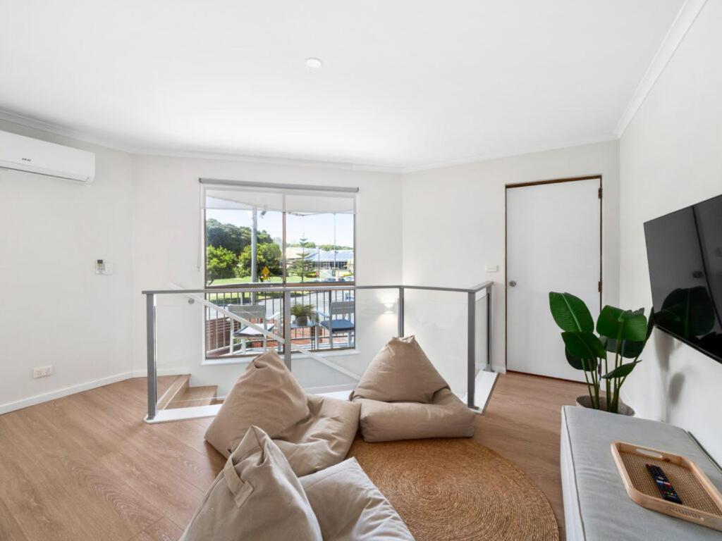 Ocean Park Motel & Holiday Apartments Coffs Harbour Exteriör bild
